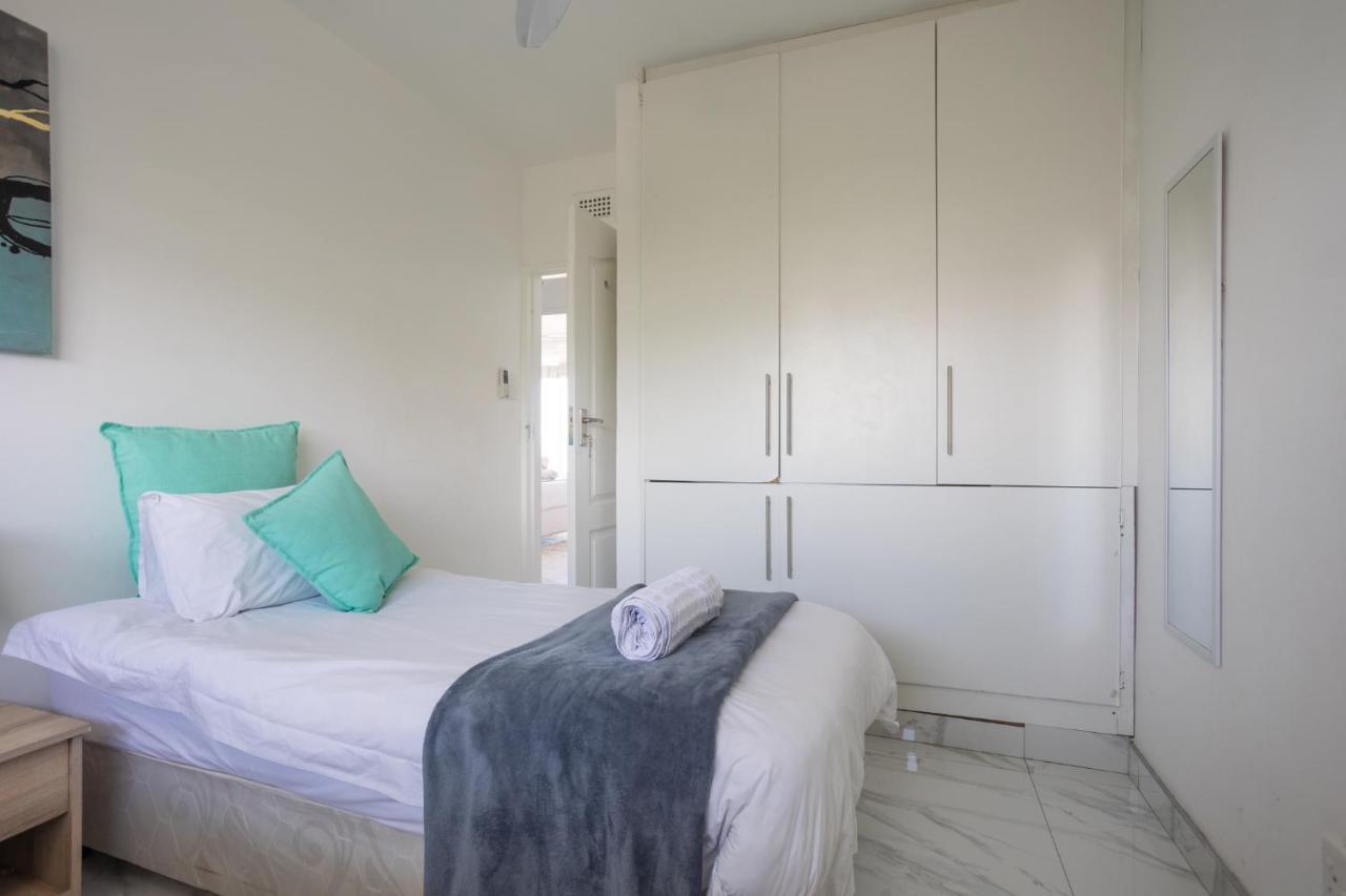 24 Sea Lodge - Sea Viewing Apartment Дърбан Екстериор снимка