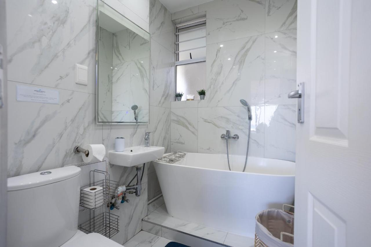 24 Sea Lodge - Sea Viewing Apartment Дърбан Екстериор снимка