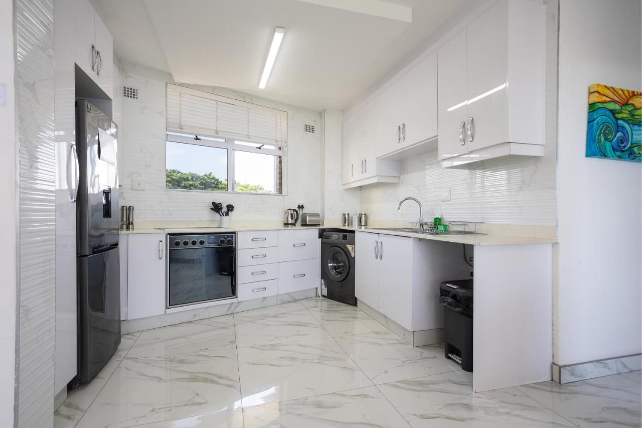 24 Sea Lodge - Sea Viewing Apartment Дърбан Екстериор снимка